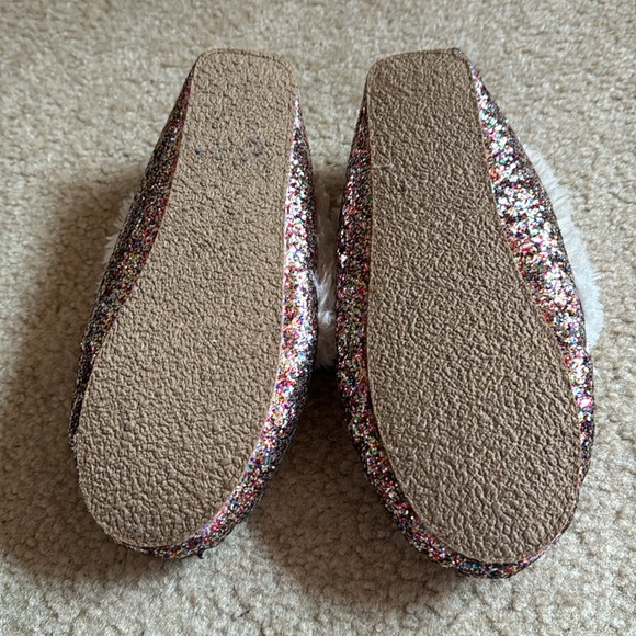 Glittery Winter Slippers - Size 7M - Picture 4 of 9